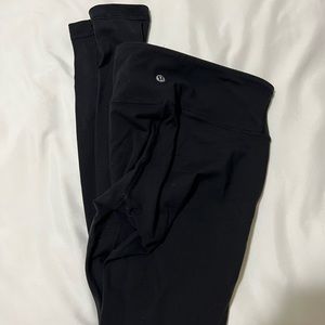 Lululemon size 6 mid rise wunder unders
